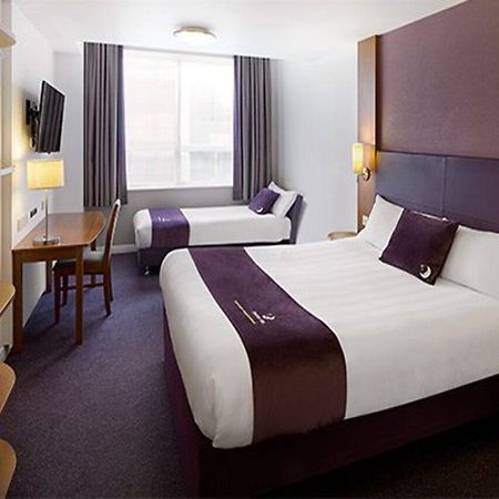 Premier Inn Warrington South Екстериор снимка