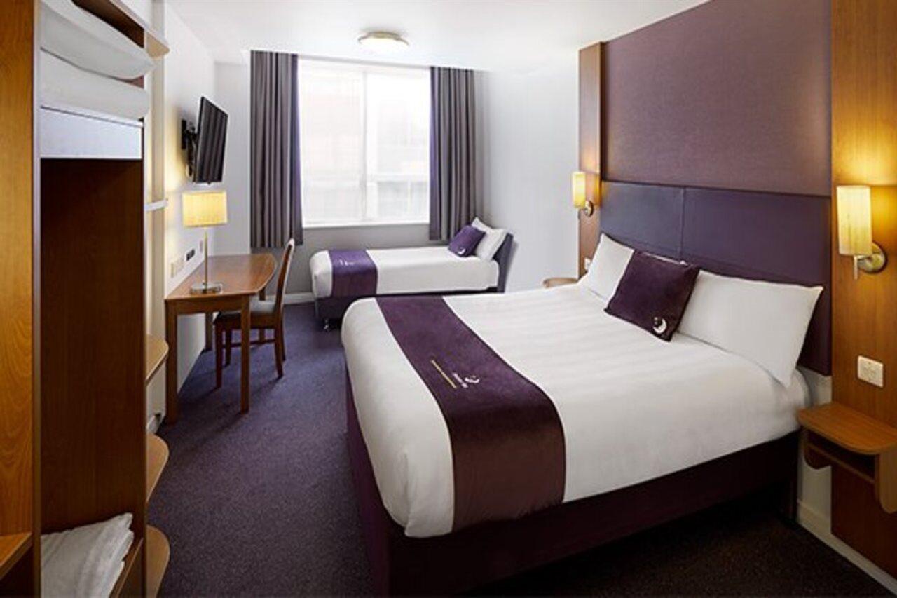 Premier Inn Warrington South Екстериор снимка