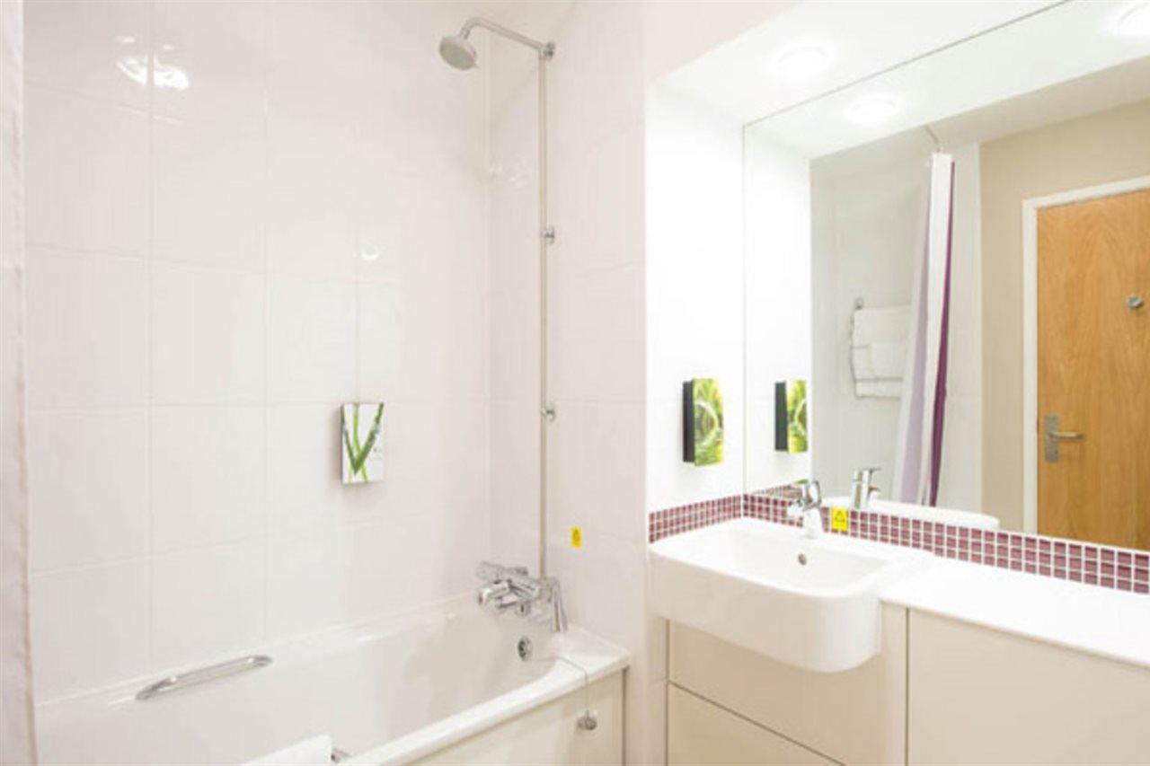 Premier Inn Warrington South Екстериор снимка