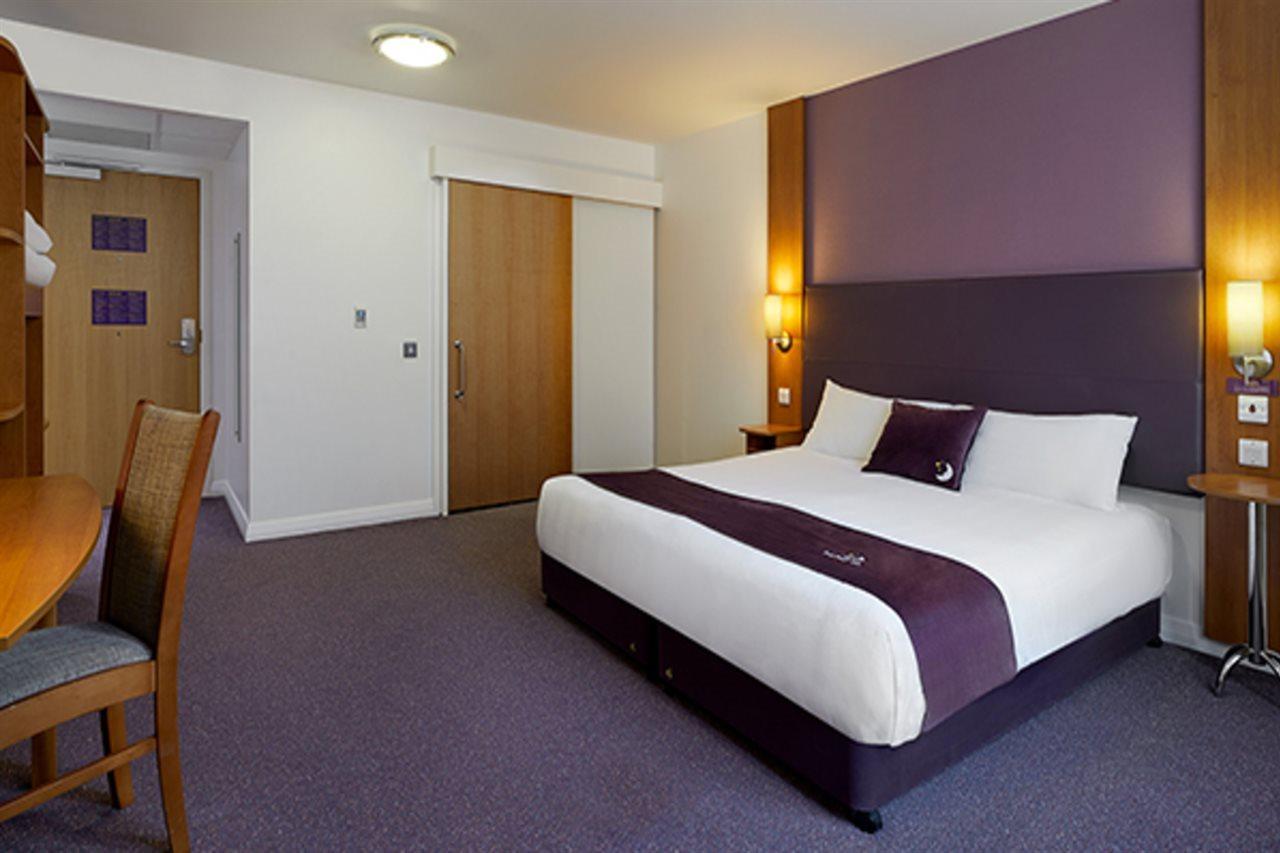 Premier Inn Warrington South Екстериор снимка