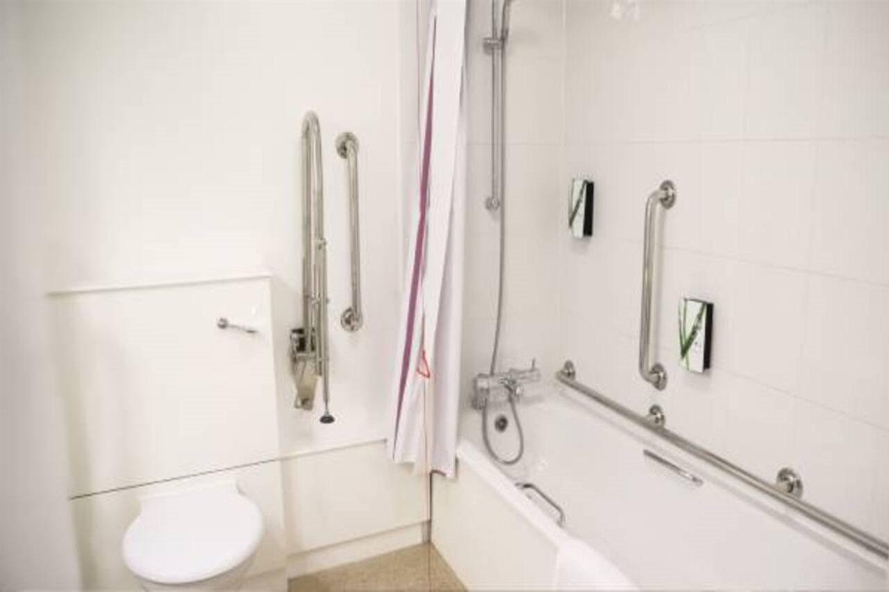 Premier Inn Warrington South Екстериор снимка