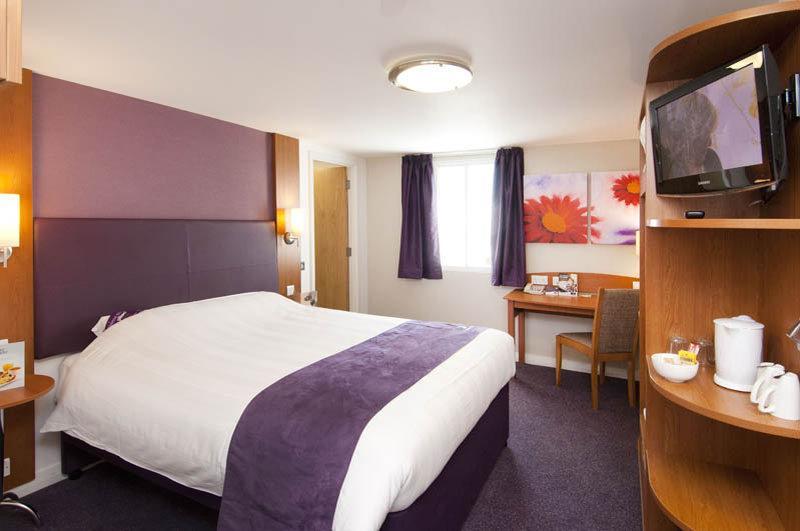 Premier Inn Warrington South Екстериор снимка
