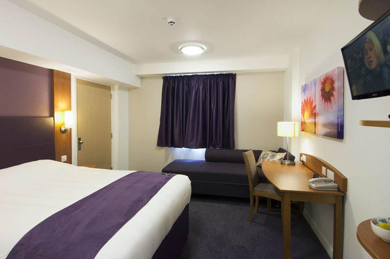 Premier Inn Warrington South Екстериор снимка